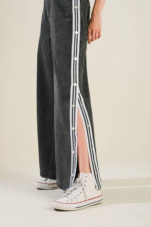 ELEGANT ELEVATION DENIM PANTS.