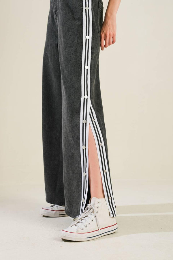 ELEGANT ELEVATION DENIM PANTS.