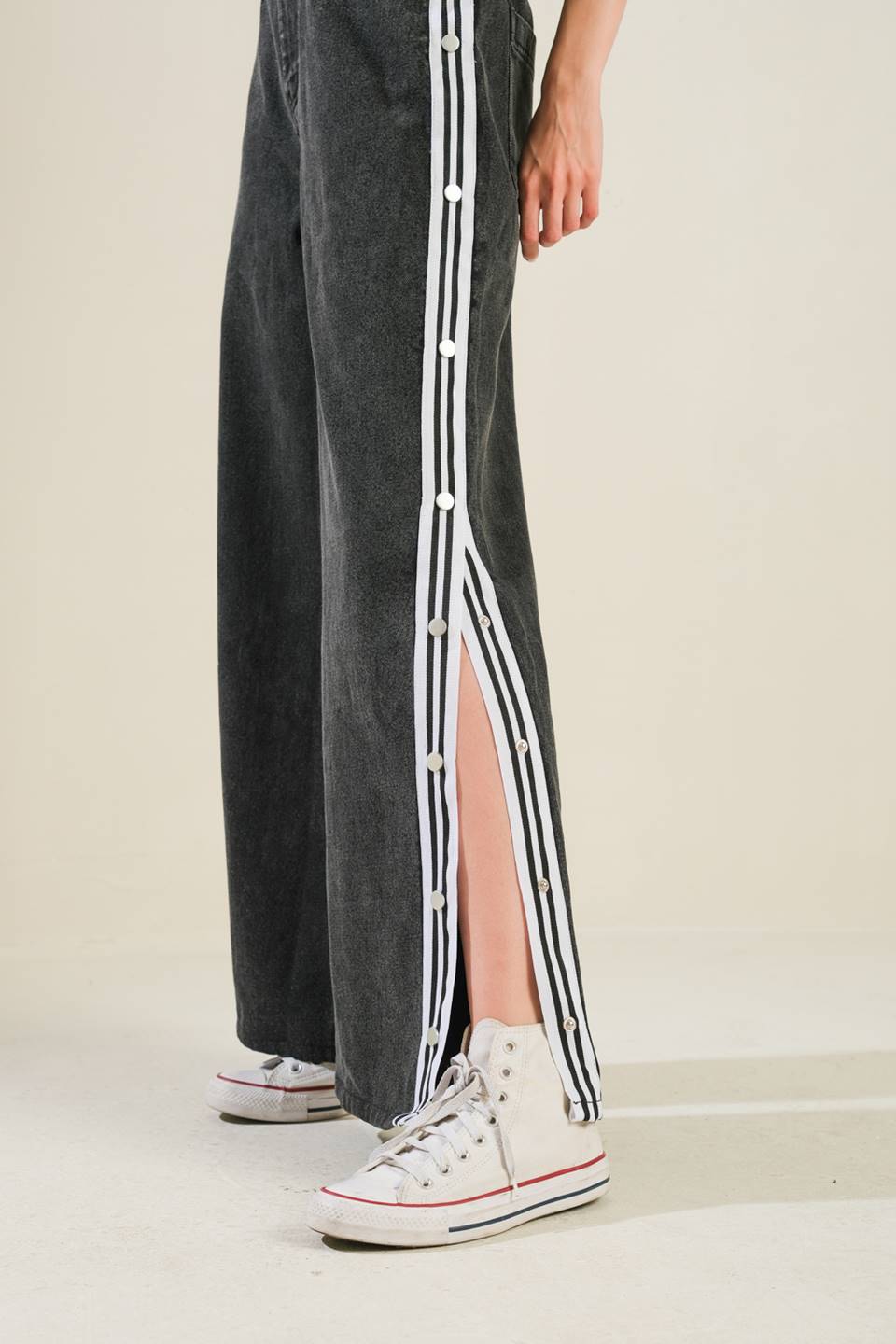 ELEGANT ELEVATION DENIM PANTS