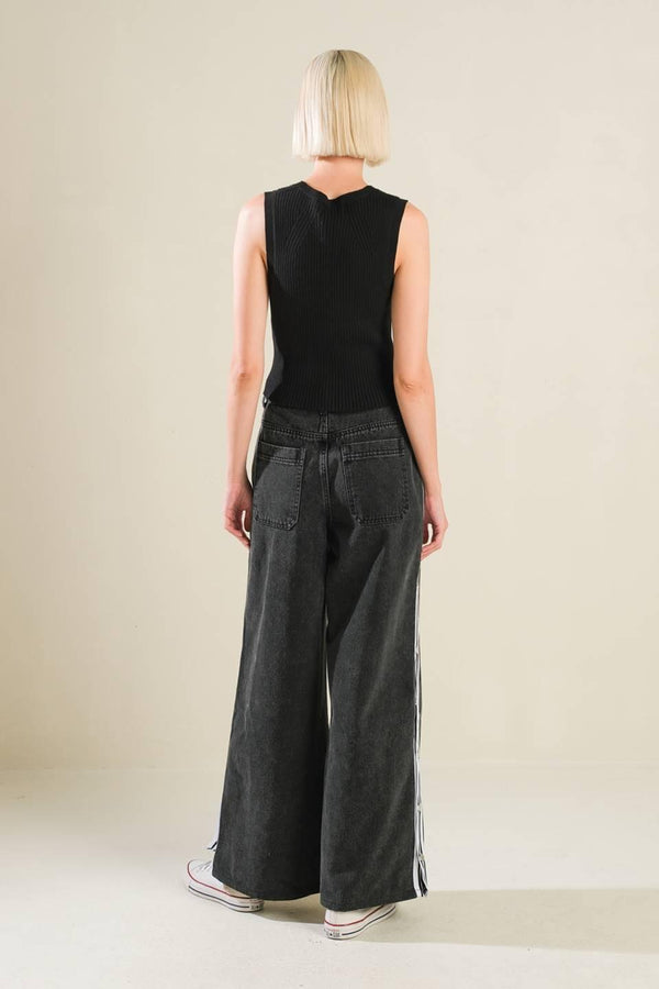 ELEGANT ELEVATION DENIM PANTS.