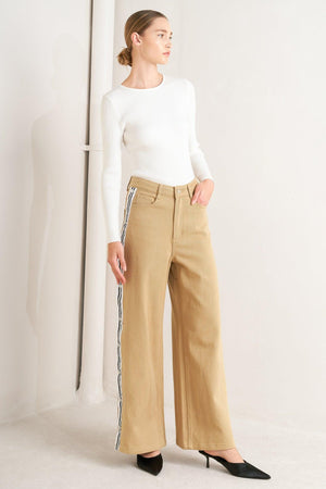 ELEGANT ELEVATION WOVEN TWILL PANTS.