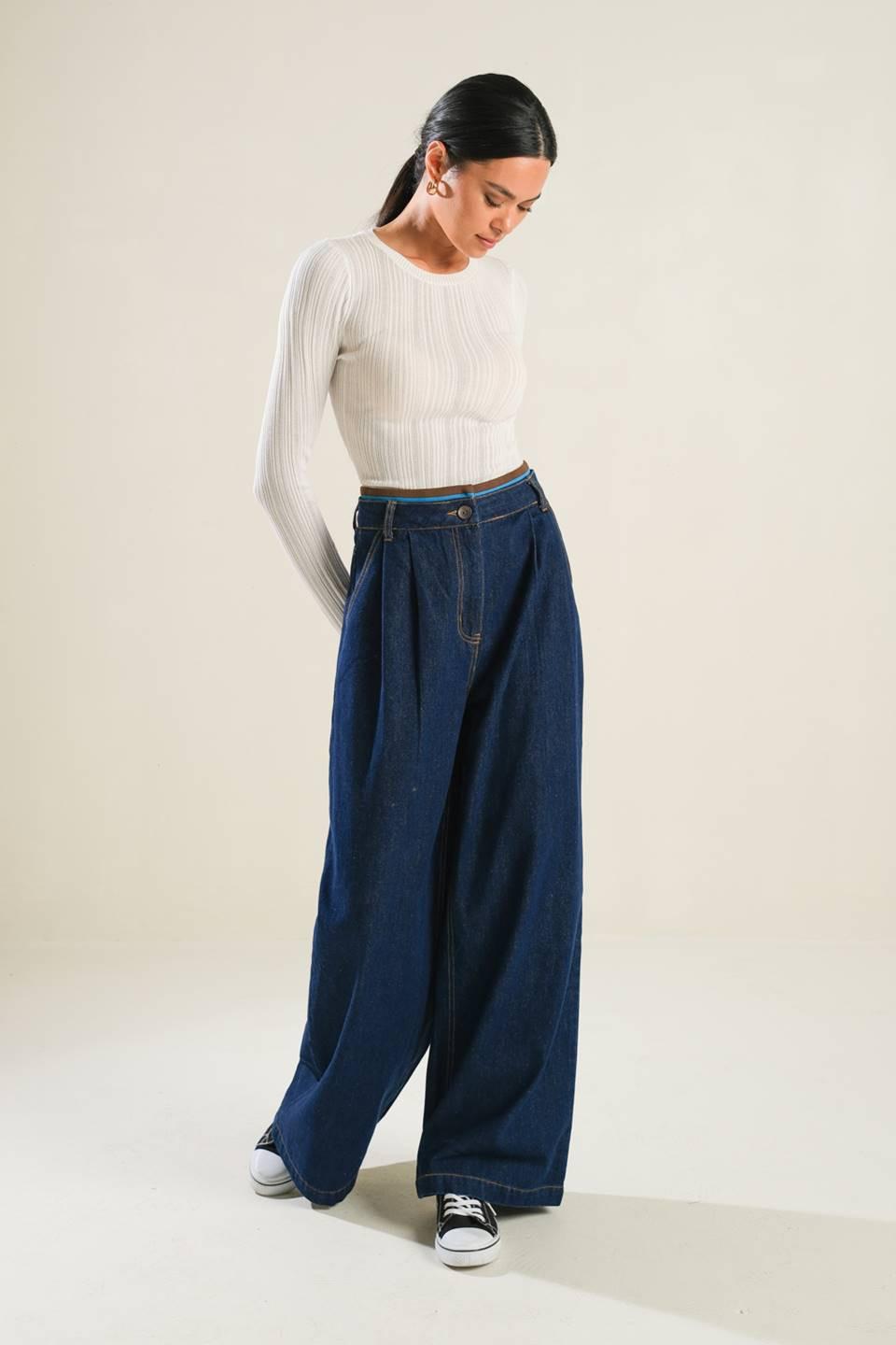 CRISP CANVAS DENIM PANTS.