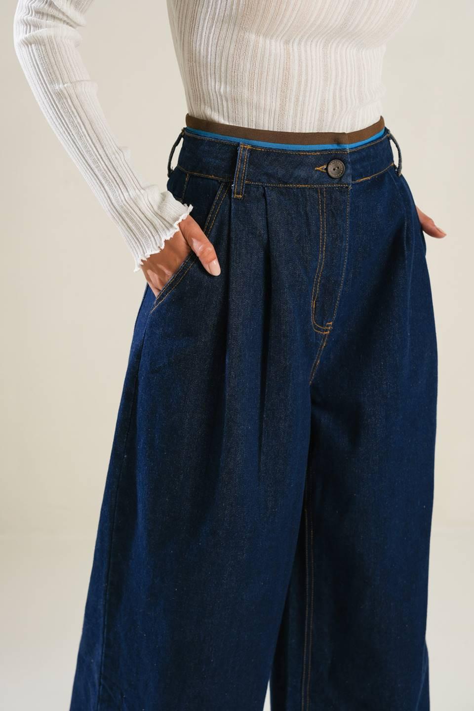 CRISP CANVAS DENIM PANTS.