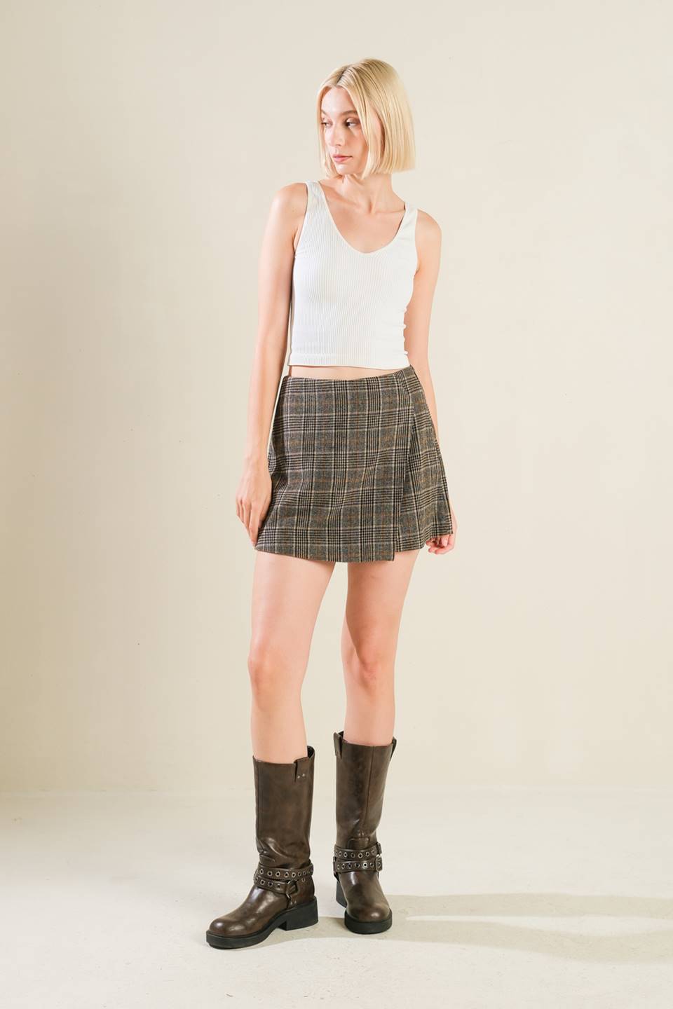 ETERNAL DEVOTION PLAID SKORT