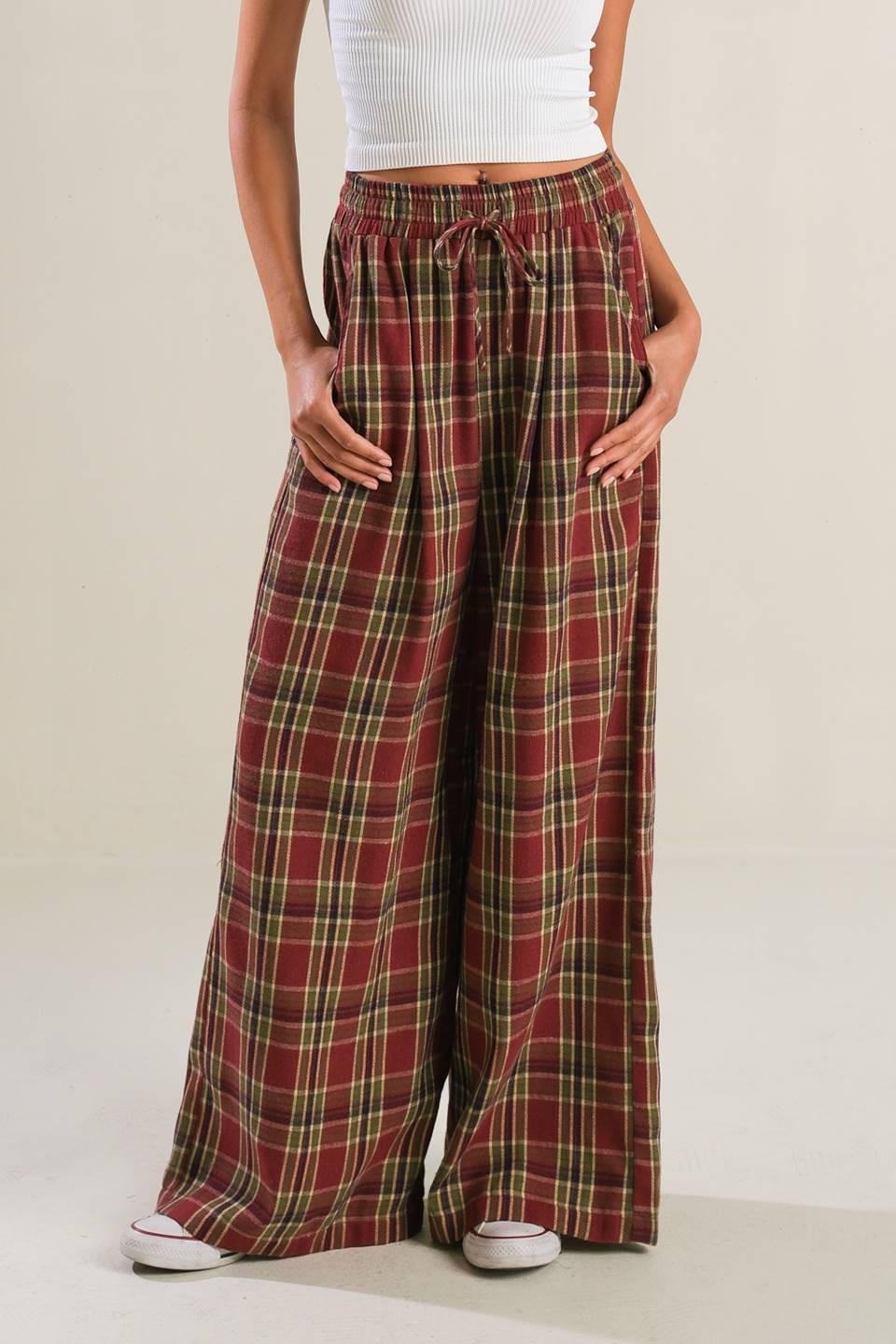 TIMELESS CHARM WOVEN PANTS.