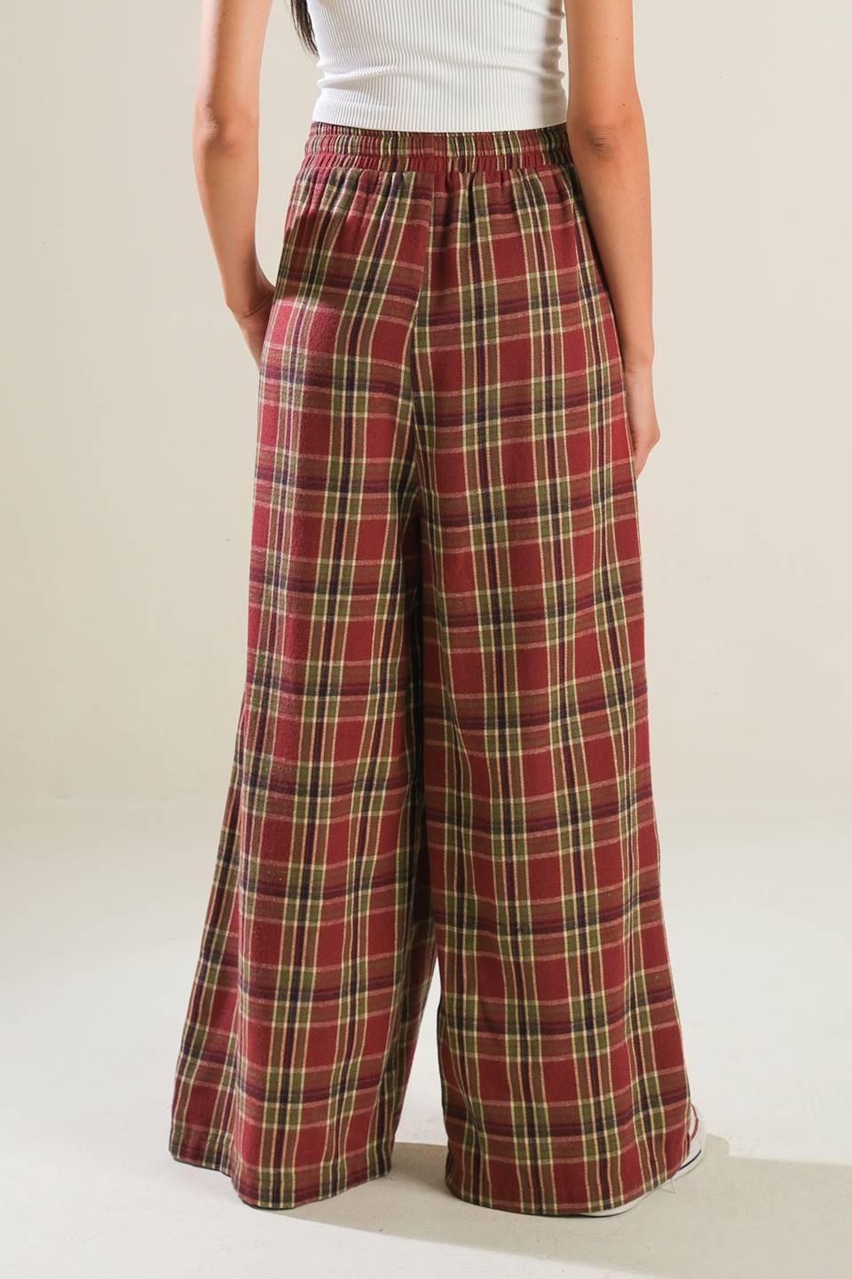 TIMELESS CHARM WOVEN PANTS.