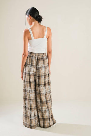 TIMELESS CHARM WOVEN PANTS.