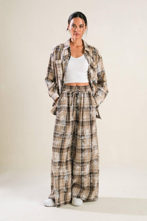TIMELESS CHARM WOVEN PANTS.