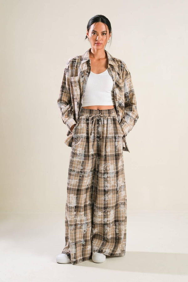 TIMELESS CHARM WOVEN PANTS.