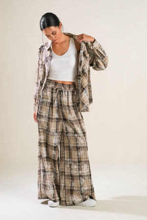 TIMELESS CHARM WOVEN PANTS.