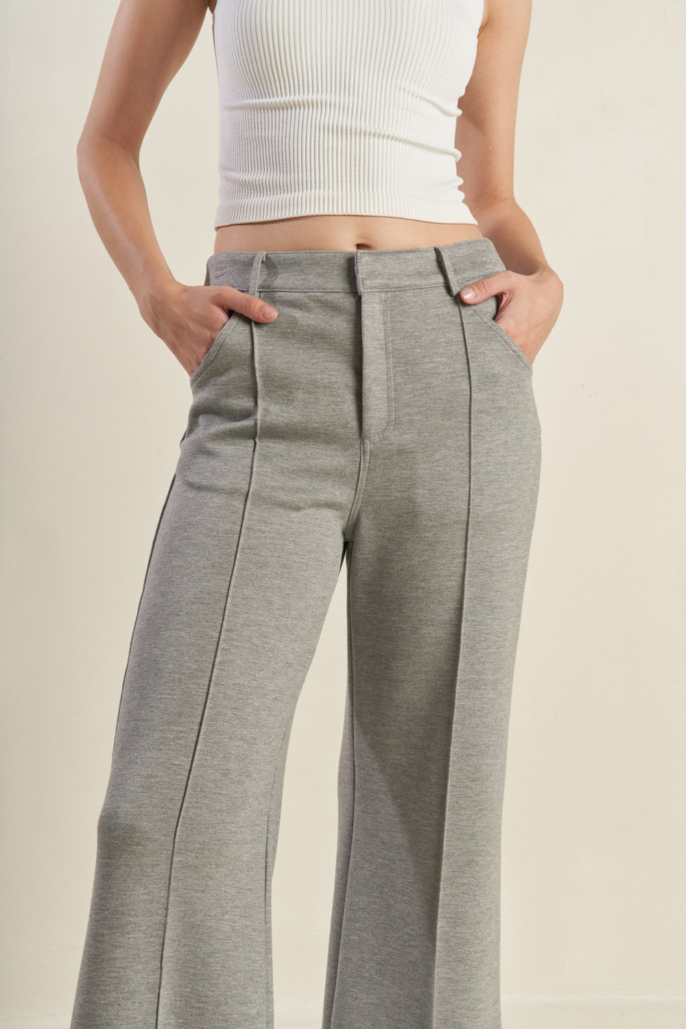 
A solid woven pant with front closure, pockets and flare leg. Matching top FT1351

Details:

Self : 46% Rayon 49% Polyester 5% Spandex&nbsp;

Size &amp; Fit

- Model is 5`8" And Wearing Size Small
- Measurements Taken From Size Small
- Approx. Length: 42" Inseam- 30"