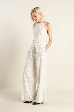 LEAD THE WAY WOVEN SEESUCKER PANTS.