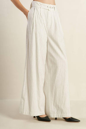 LEAD THE WAY WOVEN SEESUCKER PANTS.