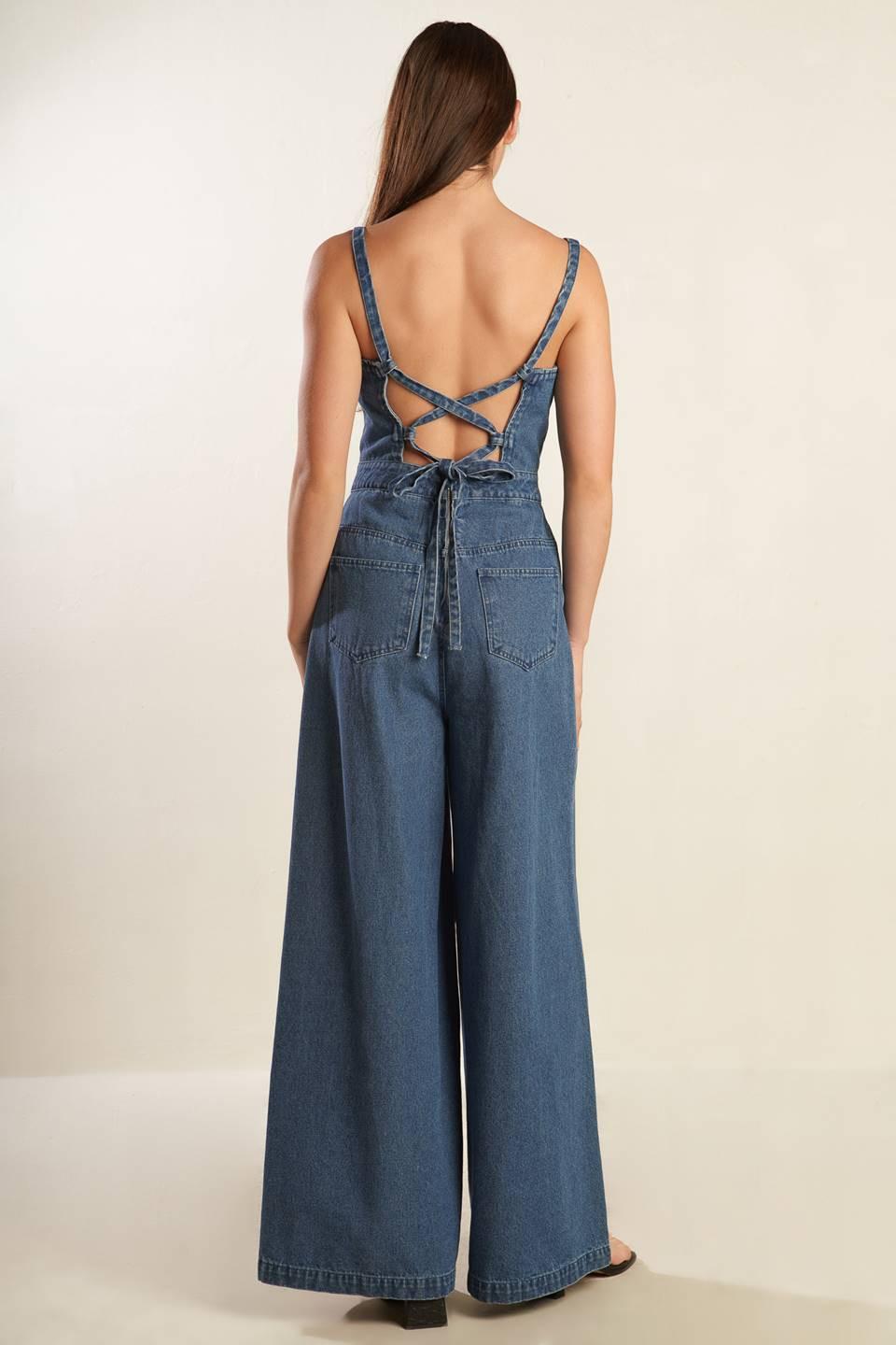 CLEAN GIRL DENIM JUMPSUIT.