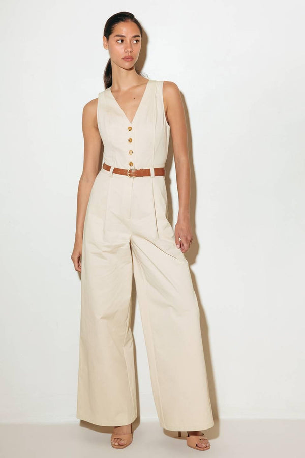 EVERYDAY ESSENTIAL WOVEN JUMPSUIT.