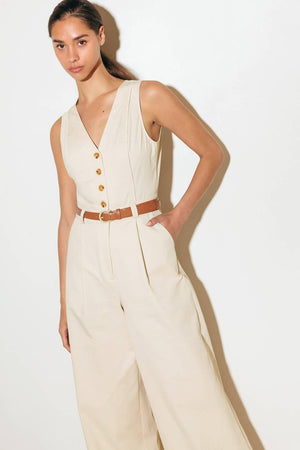 EVERYDAY ESSENTIAL WOVEN JUMPSUIT.