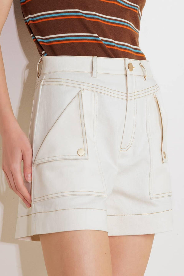 A solid woven short featuring front closure and side back pockets