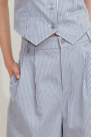 COASTAL CHIC WOVEN PANTS.