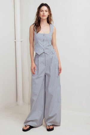 COASTAL CHIC WOVEN PANTS.