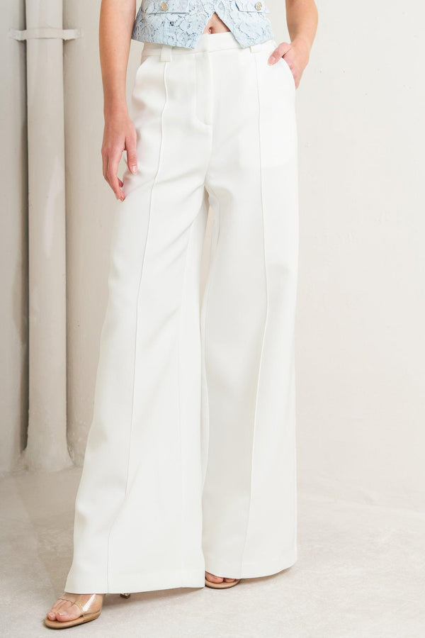 BRIGHT MOMENTS WOVEN PANTS.