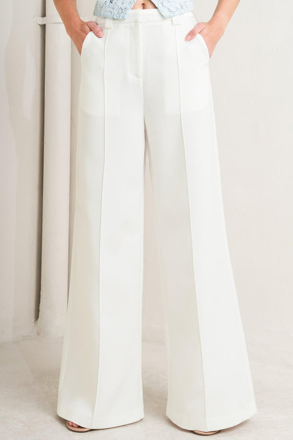 BRIGHT MOMENTS WOVEN PANTS.