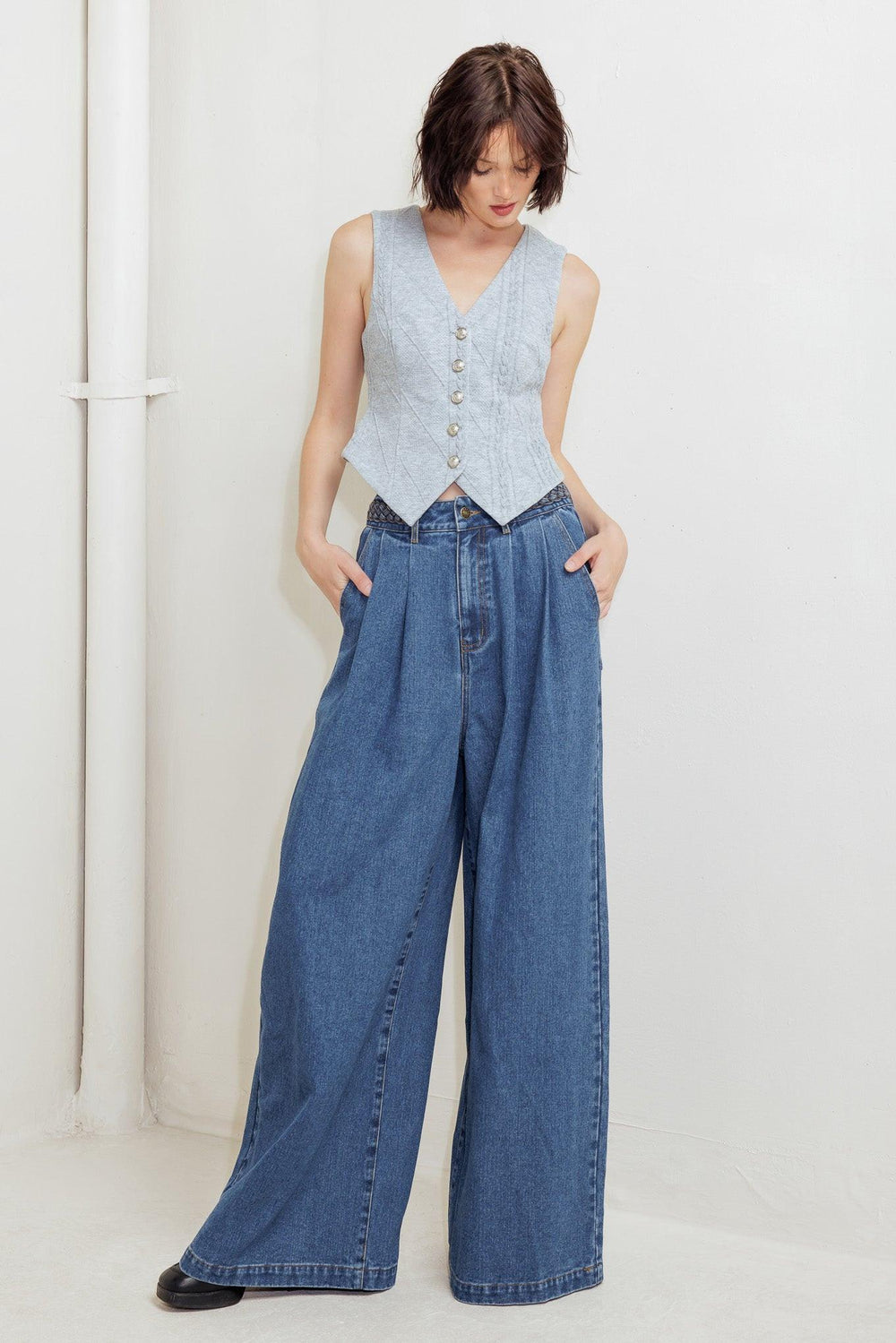 WESTERN RIVET DENIM PANTS.