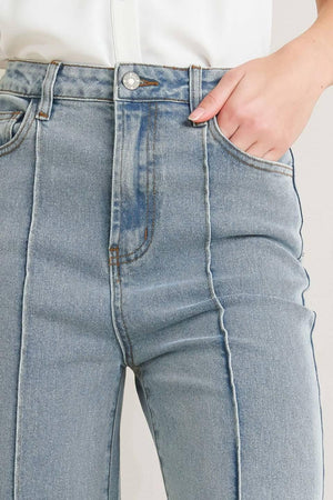 MODERN NEUTRAL DENIM PANTS.