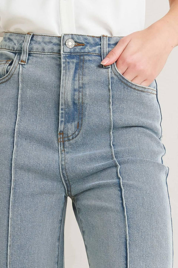 MODERN NEUTRAL DENIM PANTS.