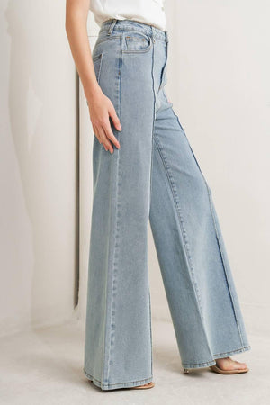 MODERN NEUTRAL DENIM PANTS.