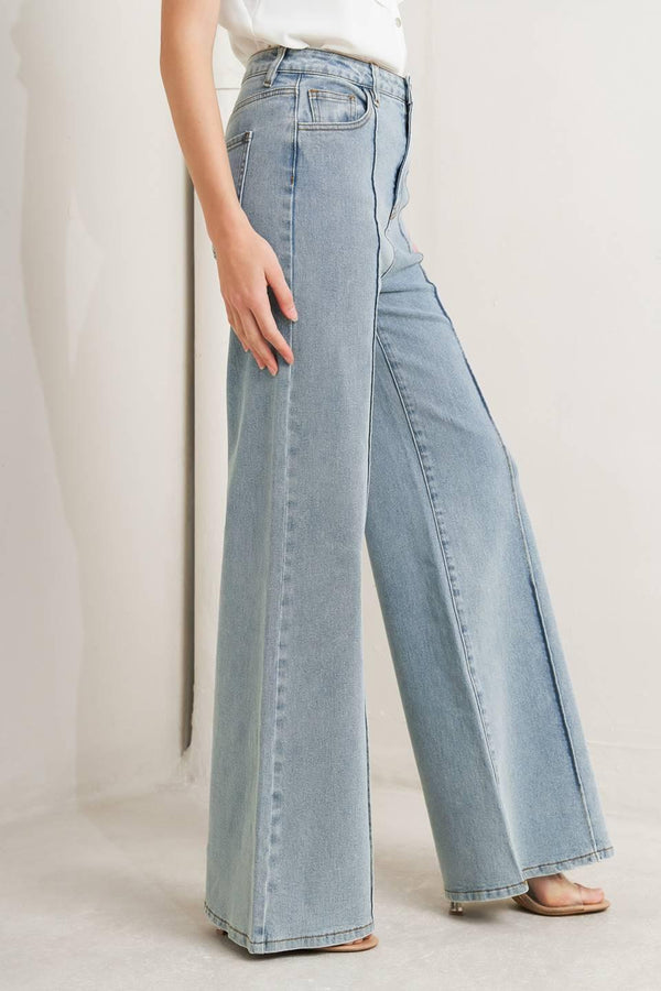MODERN NEUTRAL DENIM PANTS.