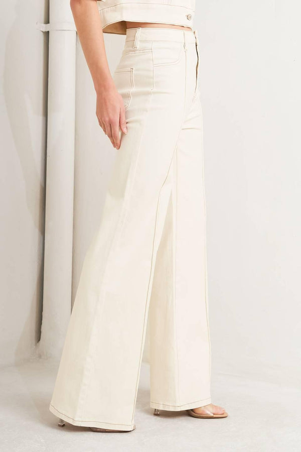 MODERN NEUTRAL TWILL PANTS.