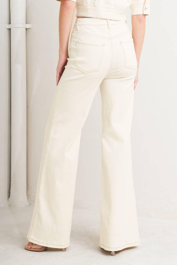 MODERN NEUTRAL TWILL PANTS.