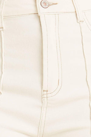 MODERN NEUTRAL TWILL PANTS.