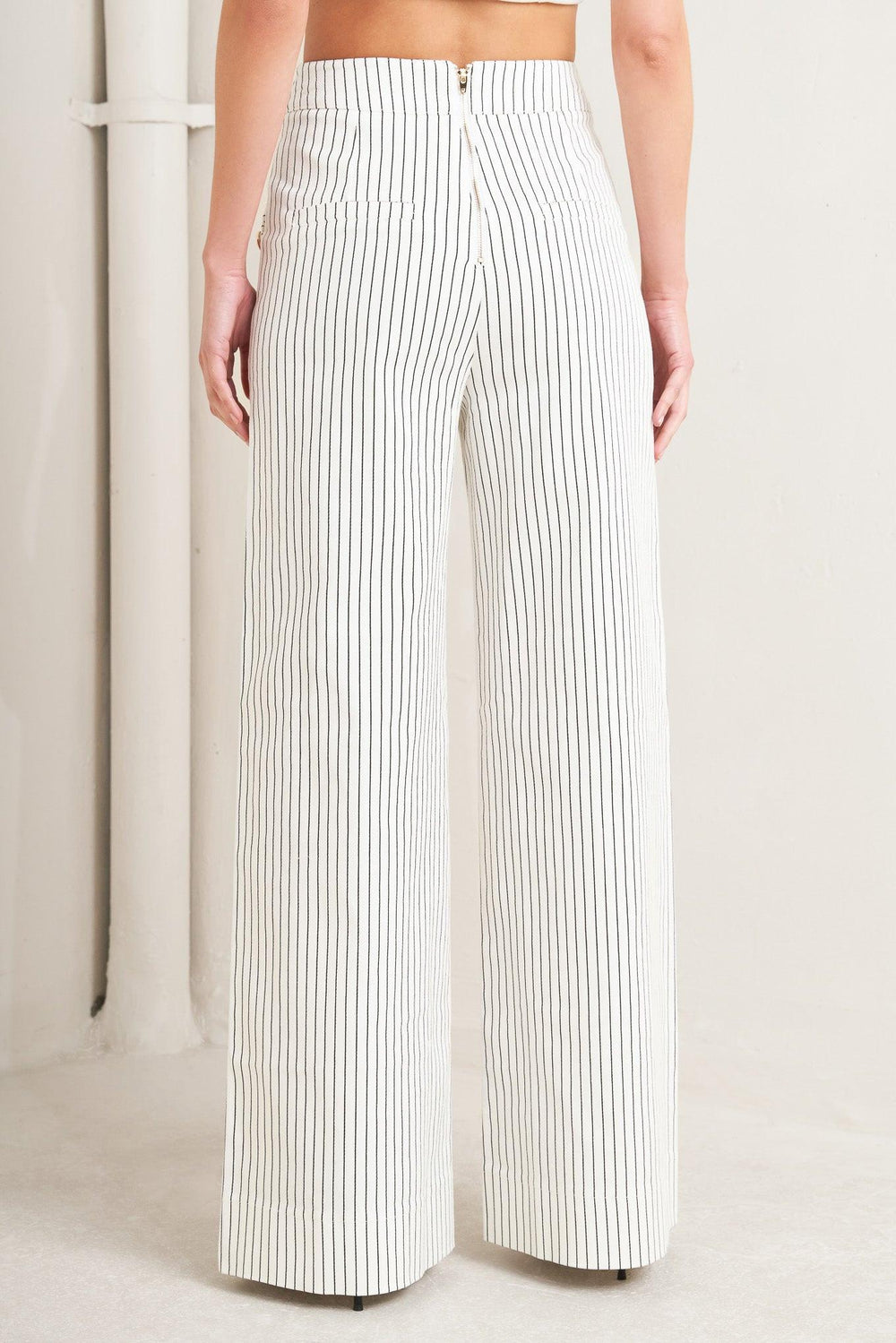 EFFORTLESS FORM STRIPE WOVEN PANTS.