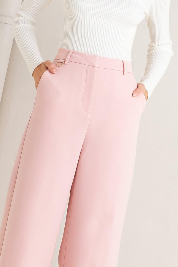 ELEVATED CLASSIC WOVEN PANTS.