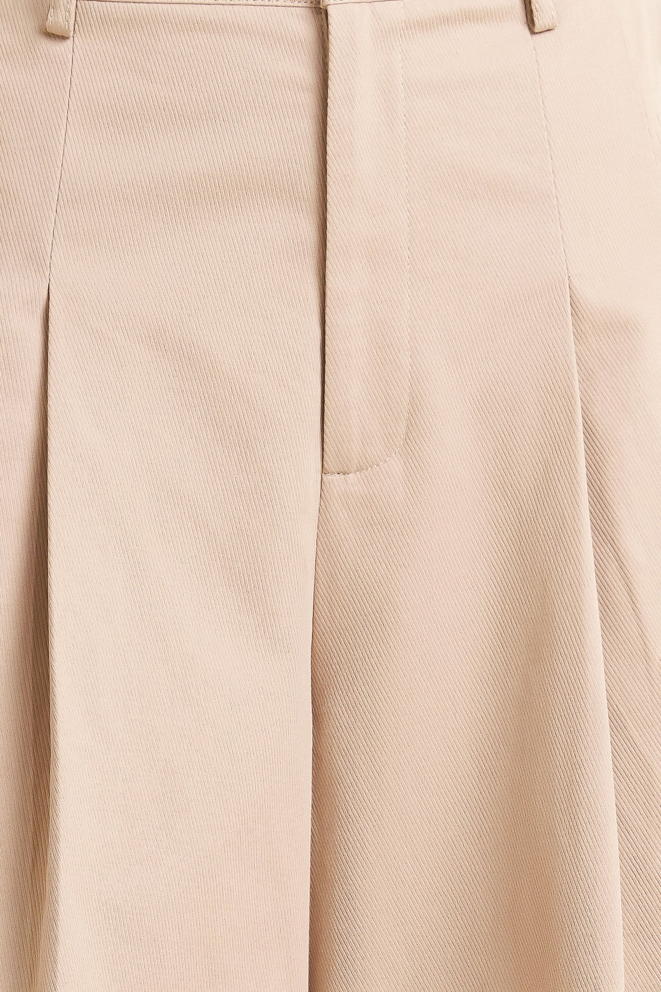 A solid woven coulotte featuring front pleats, side pockets and front closure. Matching vest FJ1398B

Details:

Self : 100% Cotton

Size &amp; Fit

- Model is 5`8" And Wearing Size Small
- Measurements Taken From Size Small
- Approx. Length: 35" Flying Tomato