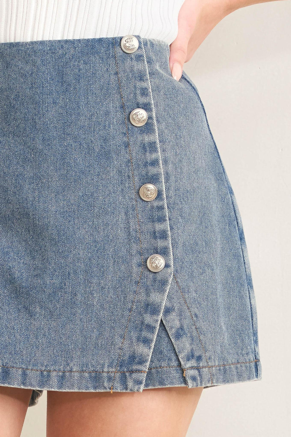 SANTA MONICA DENIM SKORT.