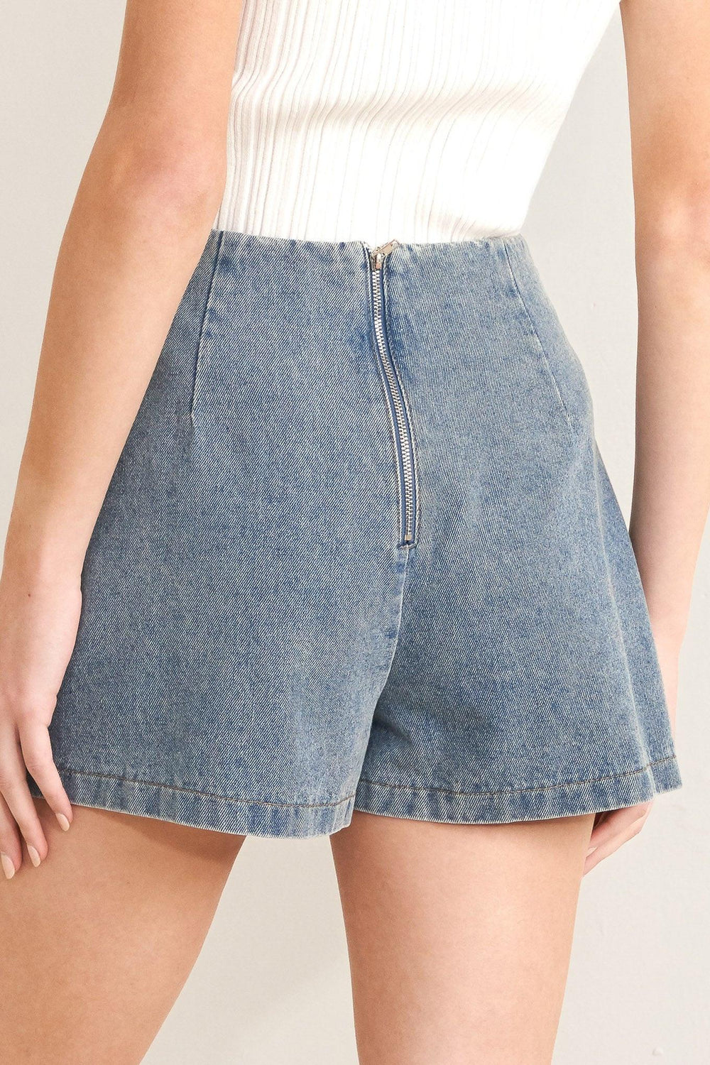 SANTA MONICA DENIM SKORT.