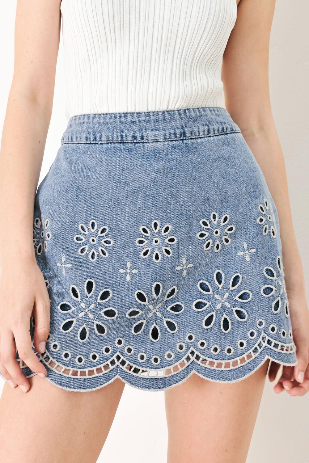 [PREORDER] FLORAL LOVE DENIM SKORT.