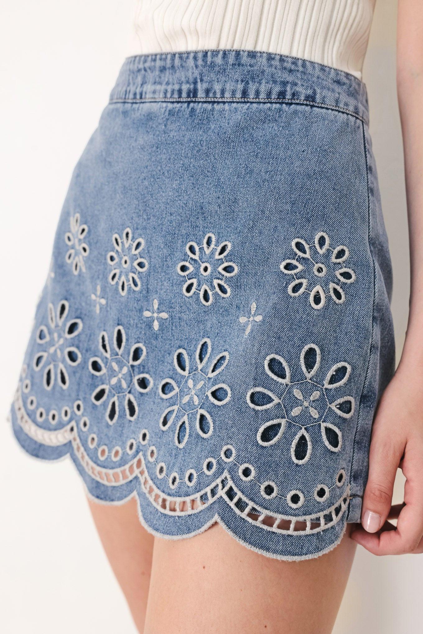 [PREORDER] FLORAL LOVE DENIM SKORT.