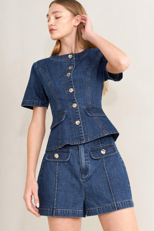 FOREVER STYLISH DENIM SHORTS.