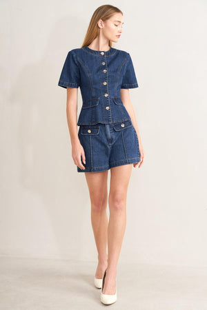 FOREVER STYLISH DENIM SHORTS.
