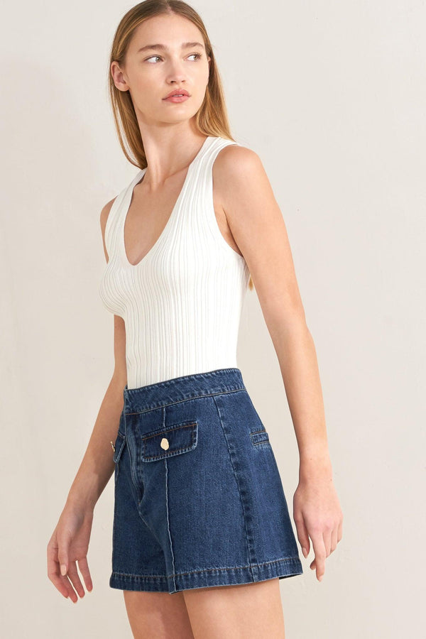 FOREVER STYLISH DENIM SHORTS.