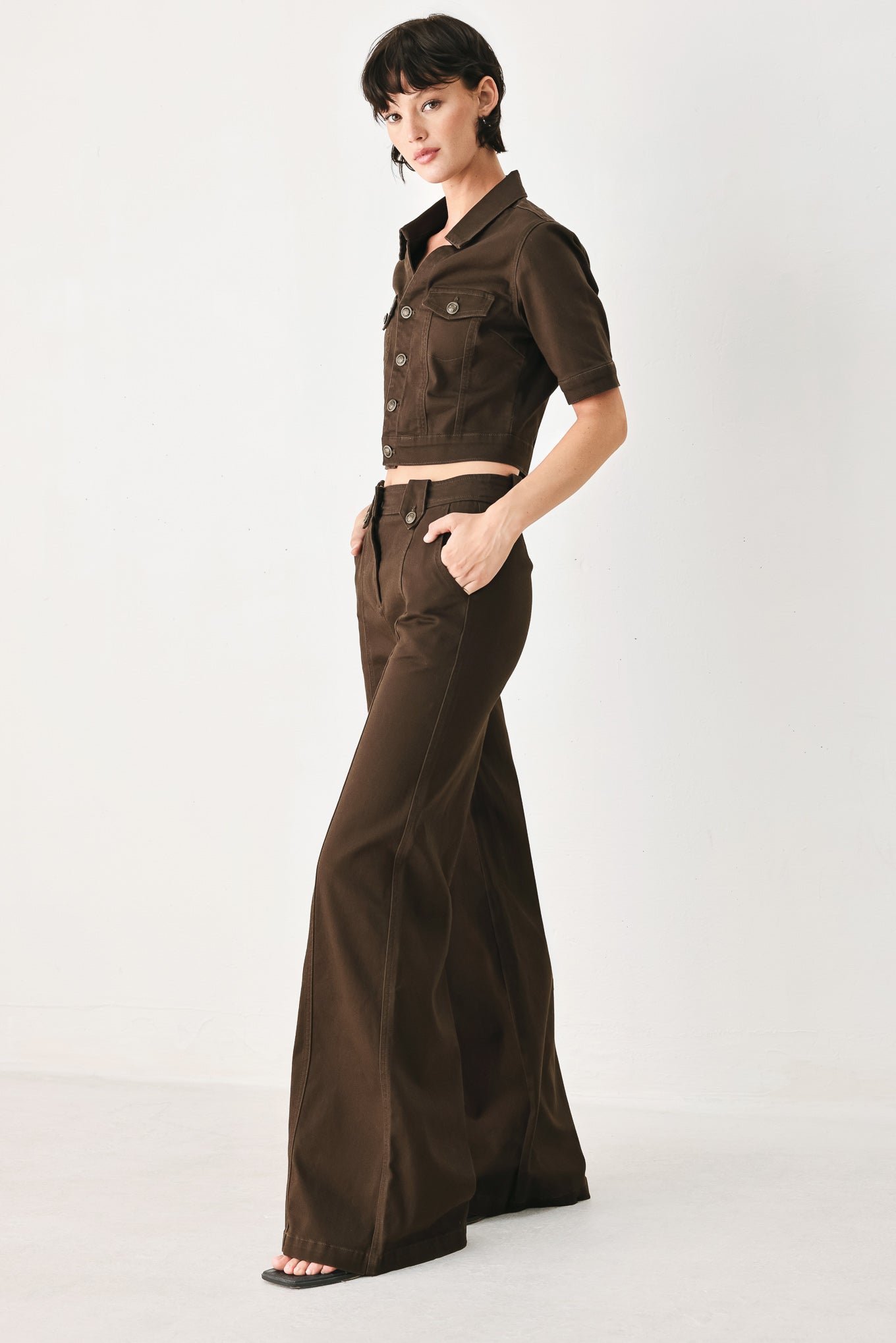 Woman wearing brown wide-leg pants | FREEMARKET