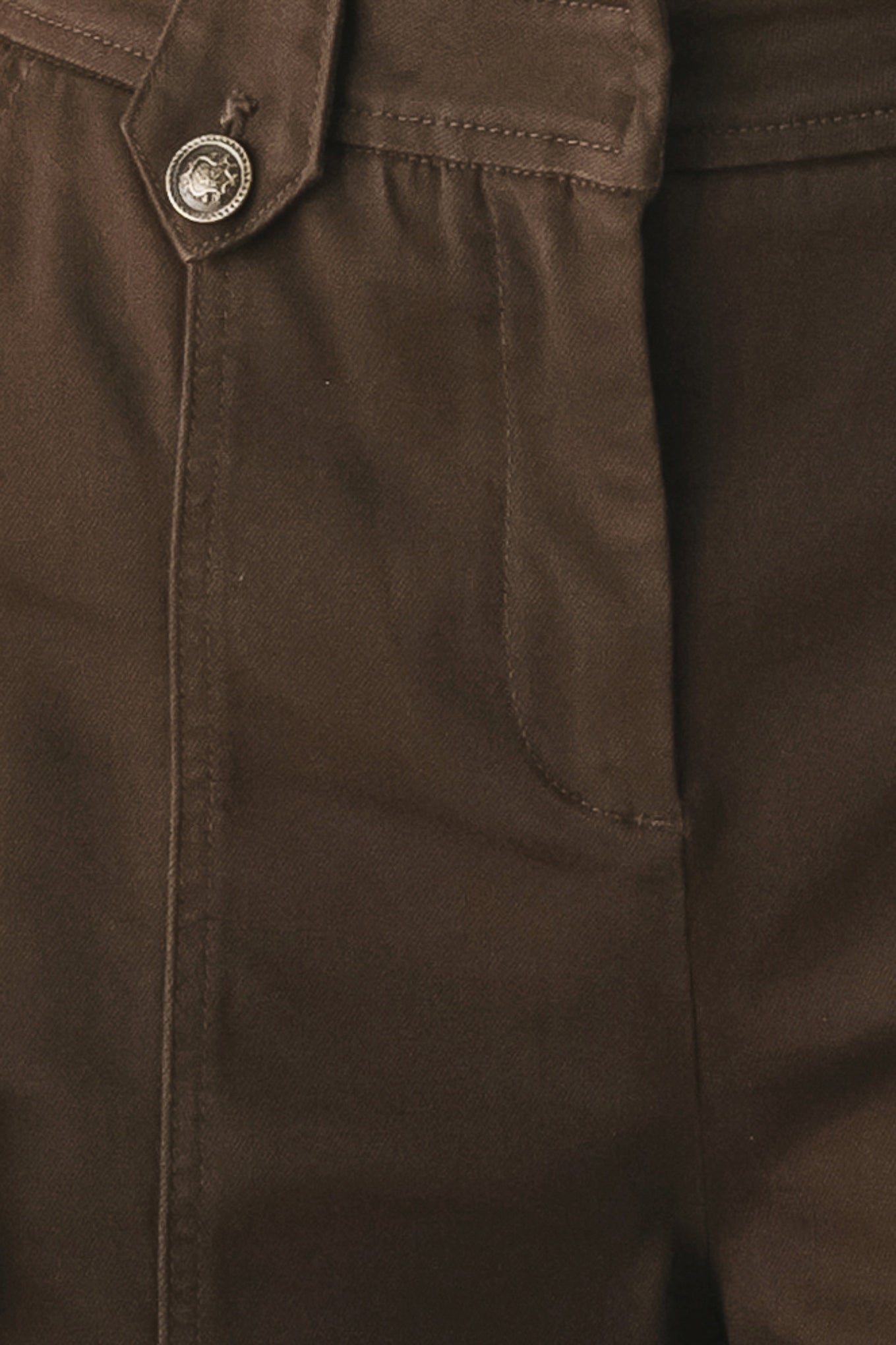 Woman wearing brown wide-leg pants | FREEMARKET
