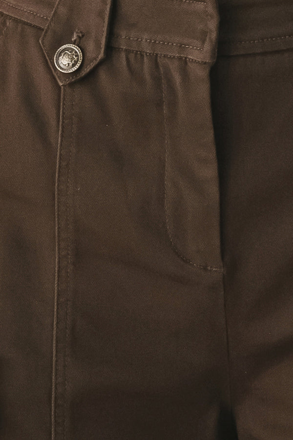 Woman wearing brown wide-leg pants | FREEMARKET