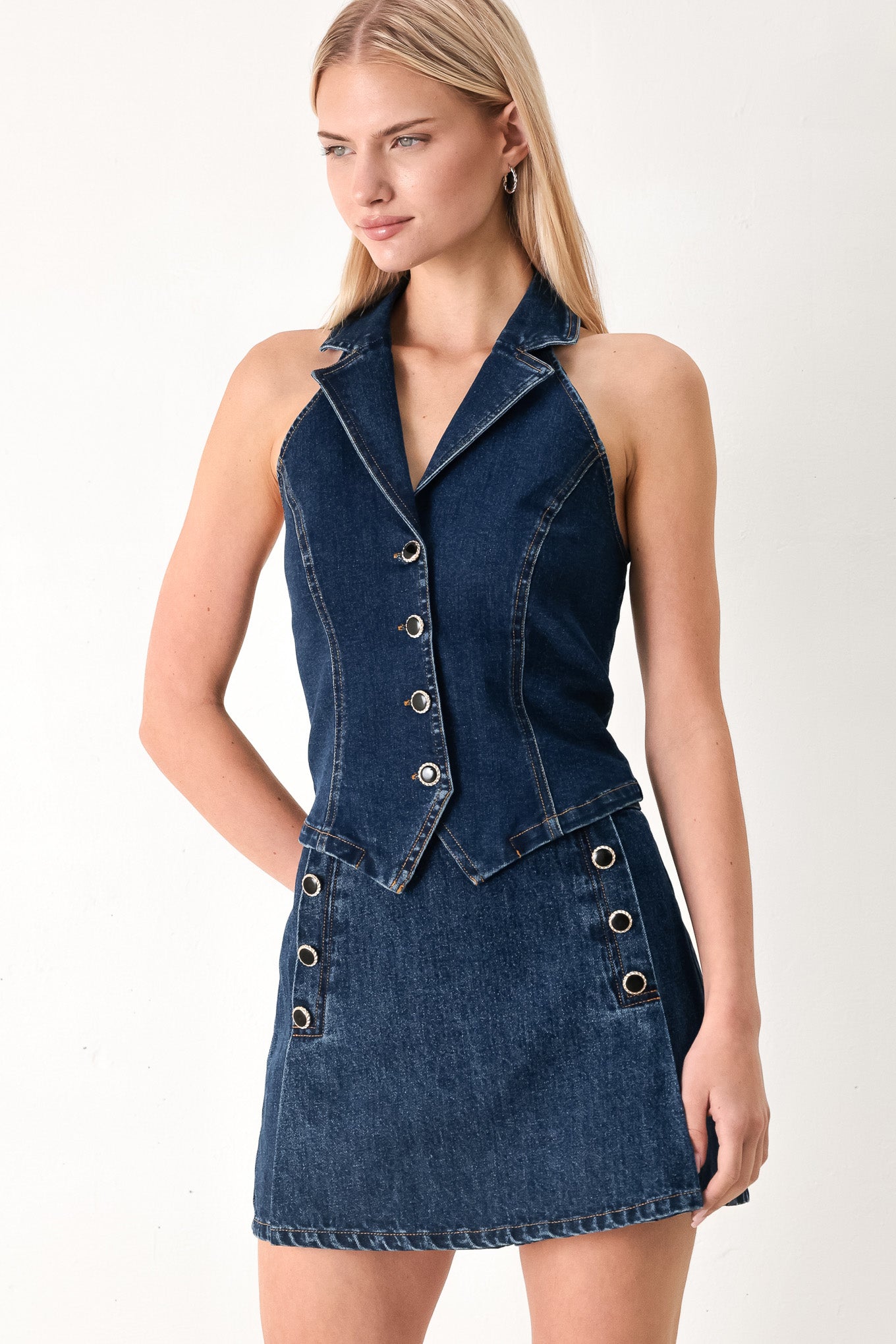 Blue denim denim skort with button detail and back zipper closure | FREEMARKET