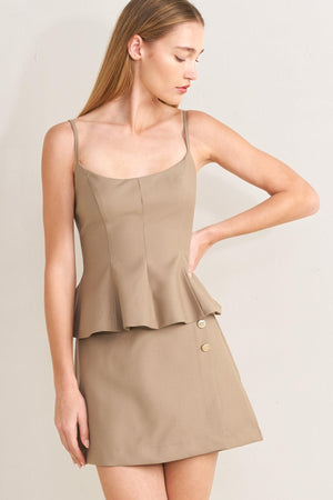 MANHATTAN PEPLUM WOVEN SKORT.