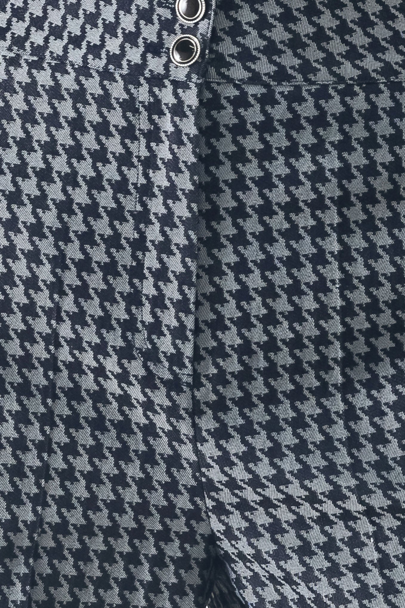 Houndstooth patterned wide leg pant with front closure | FREEMARKET