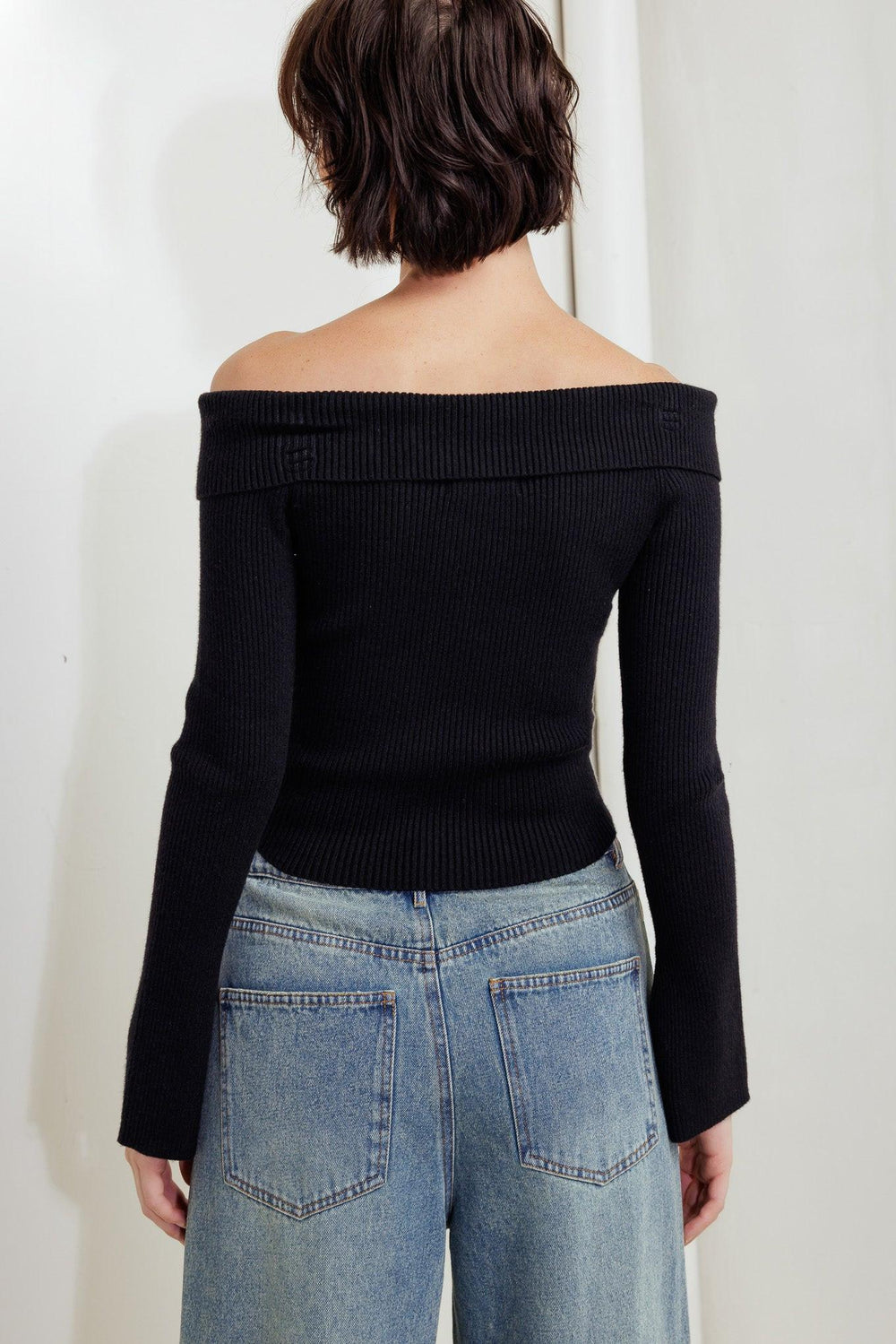 CHANGE OF PACE SWEATER TOP.